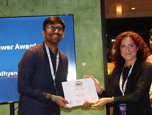 Best reviewer award to Dr. Karthik V 